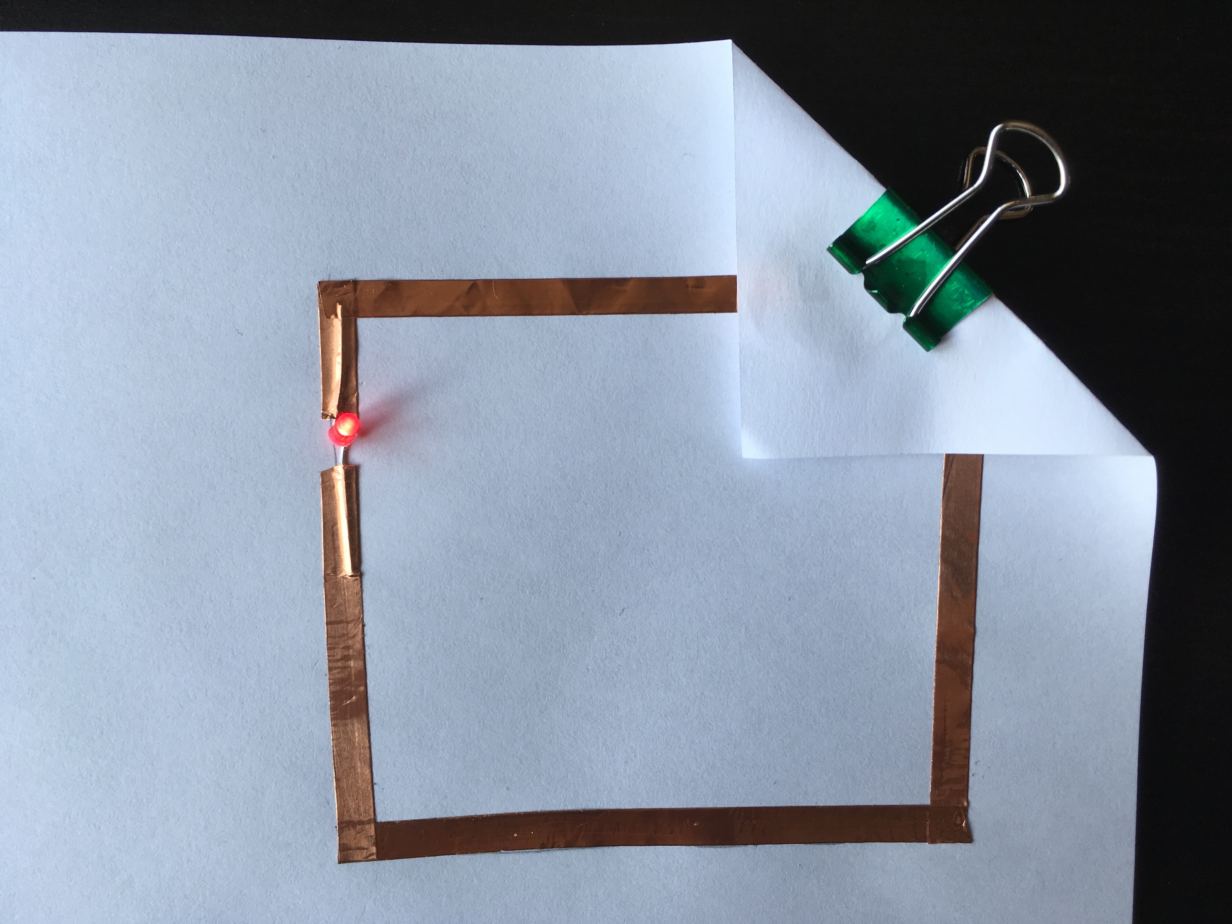 Closed paper circuit